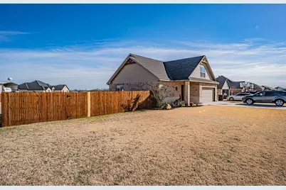 813 Acadia Court, Tolar, TX 76476 - Photo 3