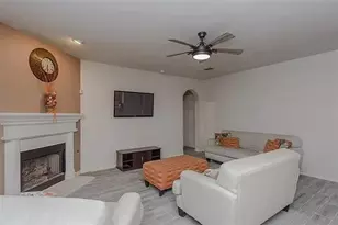 2713 Clubhouse Dr, Denton, TX 76210 - Photo 3