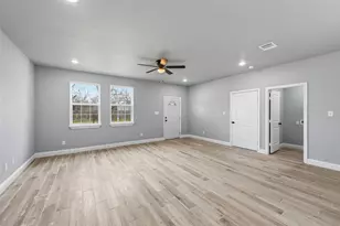 308 Lewis St, Cleburne, TX 76031 - Photo 3
