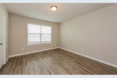 325 Niki Drive, Lewisville, TX 75057 - Photo 13