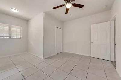 2704 Rosen Avenue, Fort Worth, TX 76164 - Photo 13
