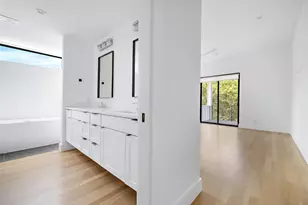 800 S Glasgow Dr, Dallas, TX 75223 - Photo 7