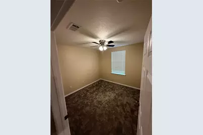 400 Blackwood Street #402, Gainesville, TX 76240 - Photo 5