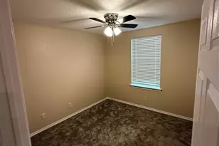 400 Blackwood St, Gainesville, TX 76240 - Photo 5