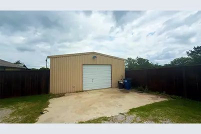 1356 Kerry Lane, Azle, TX 76020 - Photo 5