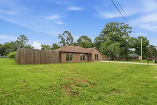 315 Stone St, Collinsville, TX 76233 - Photo 3