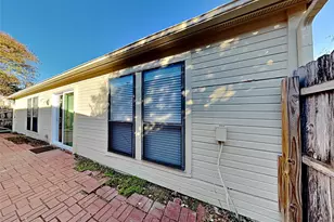 328 Teakwood Ln, Lewisville, TX 75067 - Photo 17