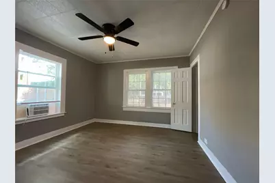 216 E Division Street, Pilot Point, TX 76258 - Photo 9