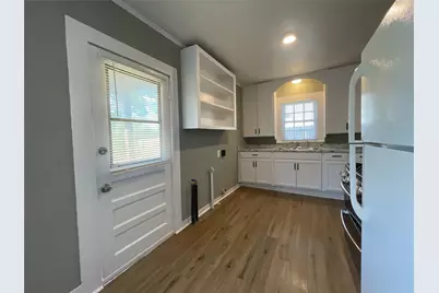216 E Division Street, Pilot Point, TX 76258 - Photo 7