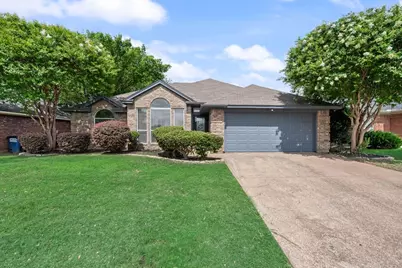 2907 Clairemont Lane, Euless, TX 76039 - Photo 3