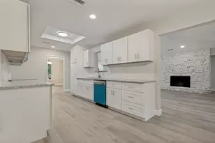 2117 Franklin Dr, Arlington, TX 76011 - Photo 9
