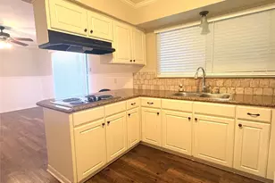 1300 Royal Oaks Dr, Waco, TX 76710 - Photo 7