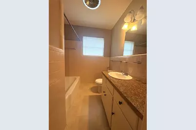 1300 Royal Oaks Drive, Waco, TX 76710 - Photo 17