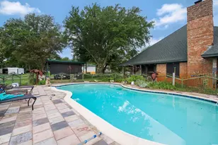301 Ryan Ave, Burleson, TX 76028 - Photo 29