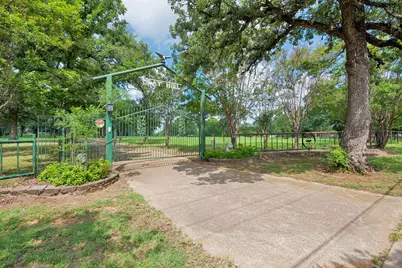 301 Ryan Avenue, Burleson, TX 76028 - Photo 5