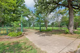 301 Ryan Ave, Burleson, TX 76028 - Photo 5