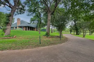 301 Ryan Ave, Burleson, TX 76028 - Photo 7
