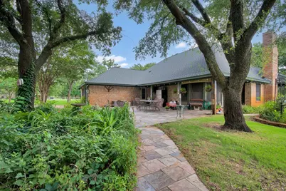 301 Ryan Avenue, Burleson, TX 76028 - Photo 11