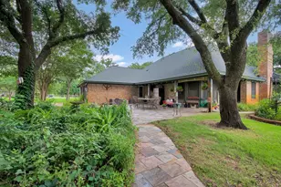 301 Ryan Ave, Burleson, TX 76028 - Photo 11