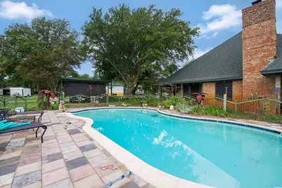 301 Ryan Avenue, Burleson, TX 76028 - Photo 11