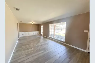 1005 Sunset Drive, Ennis, TX 75119 - Photo 7