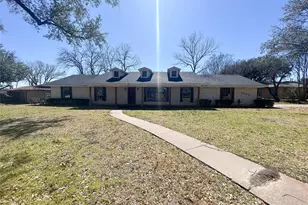1005 Sunset Dr, Ennis, TX 75119 - Photo 1
