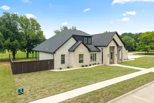 7611 Awadi Ct, Arlington, TX 76001 - Photo 3