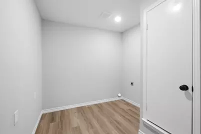 210 Squirebrook Drive, DeSoto, TX 75115 - Photo 13