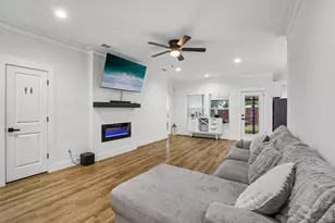 1829 Galveston St, Grand Prairie, TX 75051 - Photo 9
