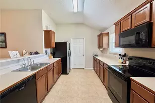2005 Sabine Dr, Waco, TX 76708 - Photo 5
