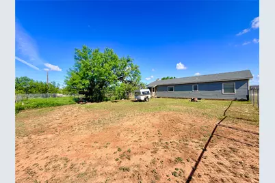 649 McCartney Lane, Tye, TX 79563 - Photo 21
