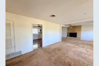 649 McCartney Lane, Tye, TX 79563 - Photo 5