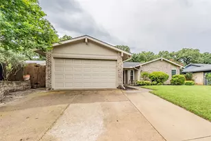 303 Shelmar Dr, Euless, TX 76039 - Photo 3