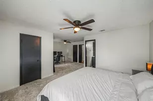 303 Shelmar Dr, Euless, TX 76039 - Photo 17