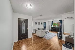 303 Shelmar Dr, Euless, TX 76039 - Photo 5