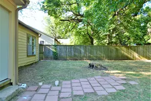 1014 Peak St, Denton, TX 76201 - Photo 19