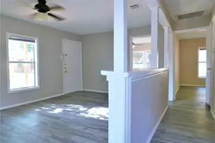 1014 Peak St, Denton, TX 76201 - Photo 9