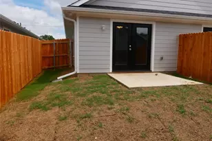 608 E College St, Sherman, TX 75090 - Photo 17