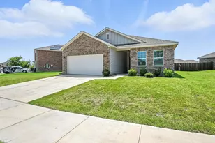 1637 Escondido Dr, Fort Worth, TX 76052 - Photo 1