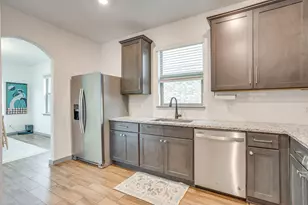 7529 Pleasant Oaks St, Fort Worth, TX 76120 - Photo 13