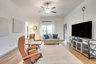 7529 Pleasant Oaks St, Fort Worth, TX 76120 - Photo 5