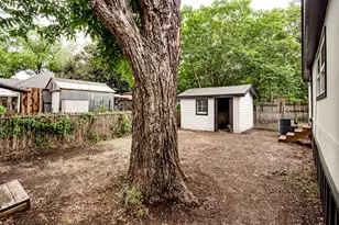 904 S Anglin St, Cleburne, TX 76031 - Photo 35