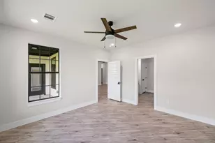 2408 Creek Dr, Granbury, TX 76048 - Photo 13