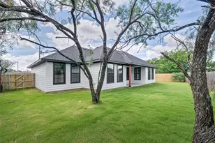 2408 Creek Dr, Granbury, TX 76048 - Photo 21