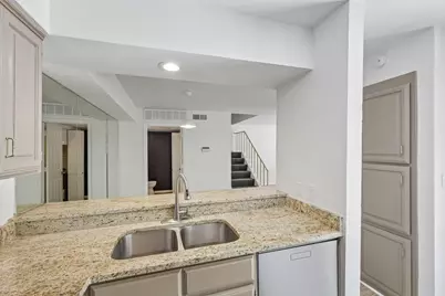 5200 Martel Avenue #7D, Dallas, TX 75206 - Photo 9