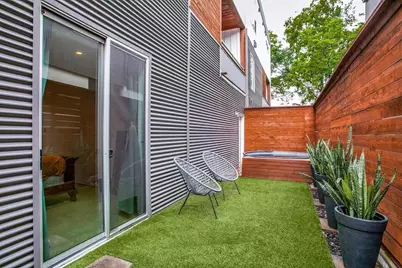 4401 Roseland Avenue #B, Dallas, TX 75204 - Photo 11