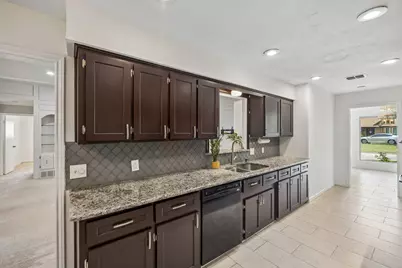 1908 Scarlett Court, Arlington, TX 76012 - Photo 15