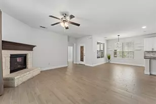 2104 Barx Dr, Little Elm, TX 75068 - Photo 5