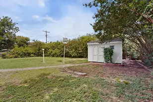 216 Bellvue Dr, Fort Worth, TX 76134 - Photo 35