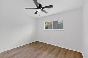216 Bellvue Dr, Fort Worth, TX 76134 - Photo 23
